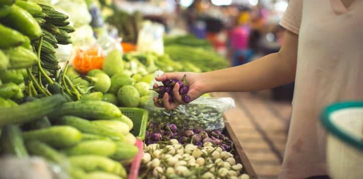 woman-shopping-organic-vegetables-fruits_1150-17778-2